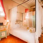 Aparthotel With Swimming Pool Surrounded By Greenery Just 20 Minutes From Arezzo Castiglion Fibocchi