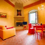 With Swimming Pool Surrounded By Greenery Just 20 Minutes From Arezzo 4*