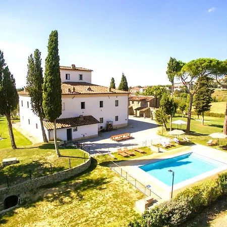 With Swimming Pool Surrounded By Greenery Just 20 Minutes From Arezzo 菲博基堡