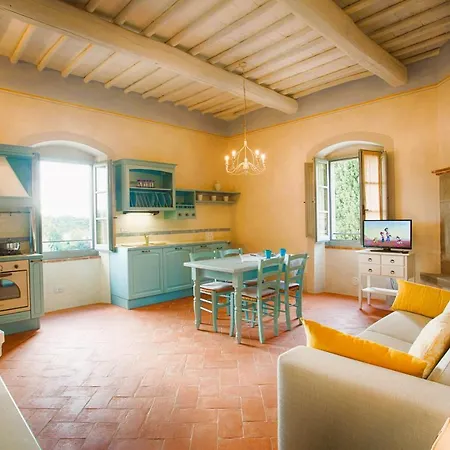 With Swimming Pool Surrounded By Greenery Just 20 Minutes From Arezzo 公寓式酒店 菲博基堡