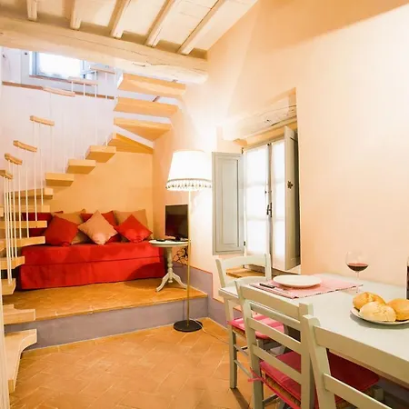 公寓式酒店 With Swimming Pool Surrounded By Greenery Just 20 Minutes From Arezzo 菲博基堡
