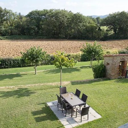 Aparthotel With Swimming Pool Surrounded By Greenery Just 20 Minutes From Arezzo Castiglion Fibocchi