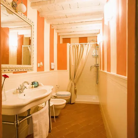 公寓式酒店 With Swimming Pool Surrounded By Greenery Just 20 Minutes From Arezzo