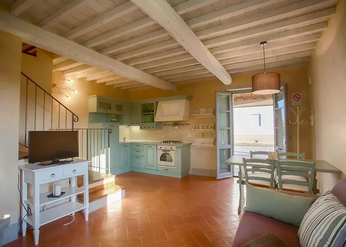 With Swimming Pool Surrounded By Greenery Just 20 Minutes From Arezzo 4*