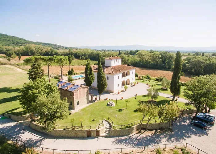 Aparthotel With Swimming Pool Surrounded By Greenery Just 20 Minutes From Arezzo 4*